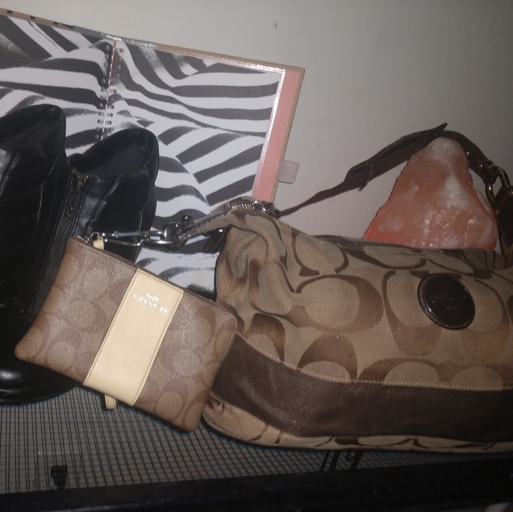 Coach Purse with a matching coin purse